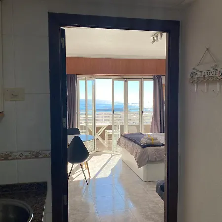 Апартаменти 19th Floor & Sea View